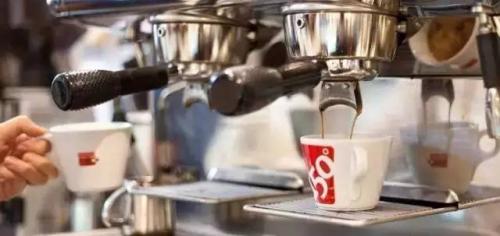 這家靠給人做飯的超市居然能年入25億 排隊(duì)排到爆
